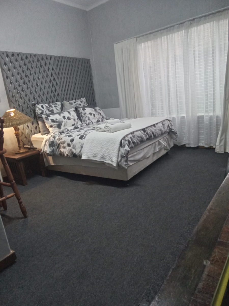 6 Bedroom Property for Sale in Greendale KwaZulu-Natal