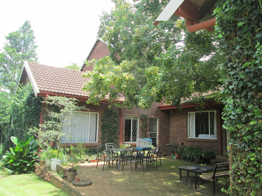 6 Bedroom Property for Sale in Greendale KwaZulu-Natal