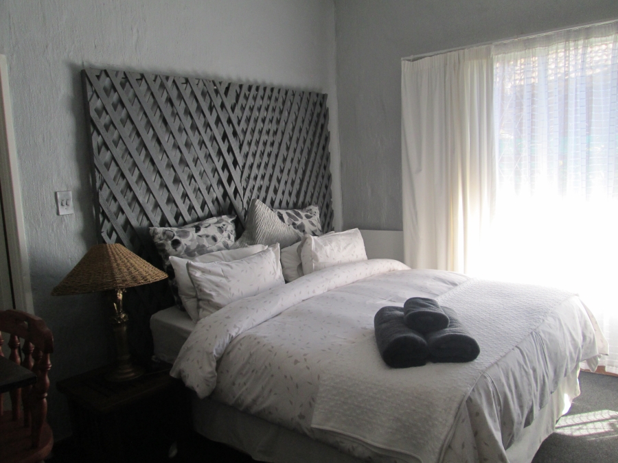 6 Bedroom Property for Sale in Greendale KwaZulu-Natal