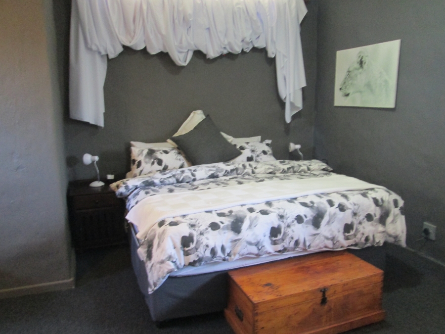 6 Bedroom Property for Sale in Greendale KwaZulu-Natal