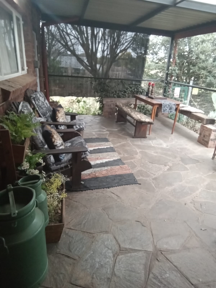 6 Bedroom Property for Sale in Greendale KwaZulu-Natal