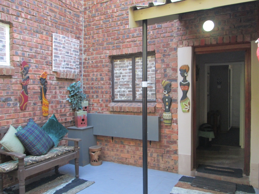 6 Bedroom Property for Sale in Greendale KwaZulu-Natal