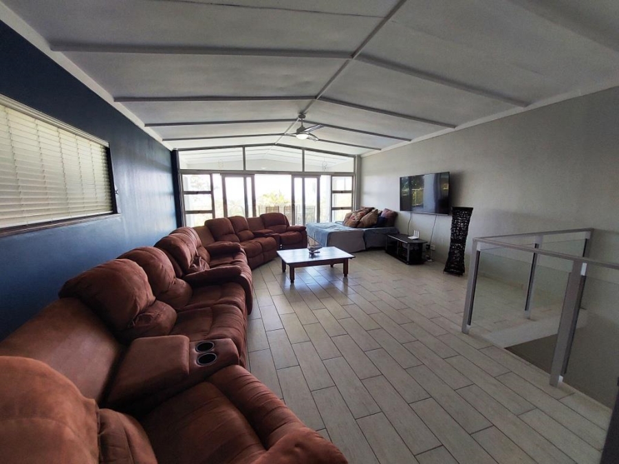 4 Bedroom Property for Sale in Uvongo KwaZulu-Natal