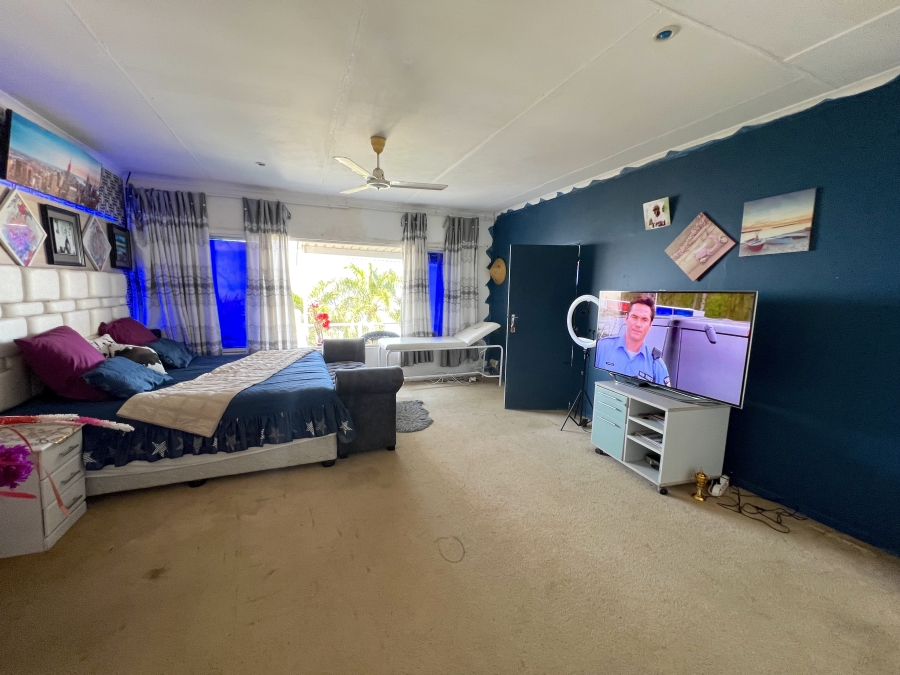 4 Bedroom Property for Sale in Margate KwaZulu-Natal