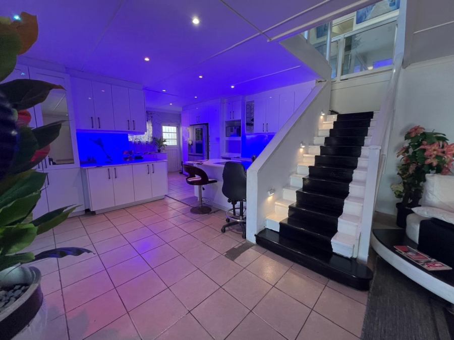 To Let 4 Bedroom Property for Rent in Margate KwaZulu-Natal