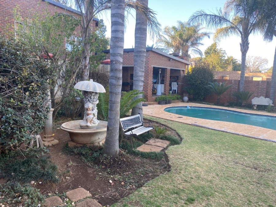 8 Bedroom Property for Sale in Huttenheights KwaZulu-Natal