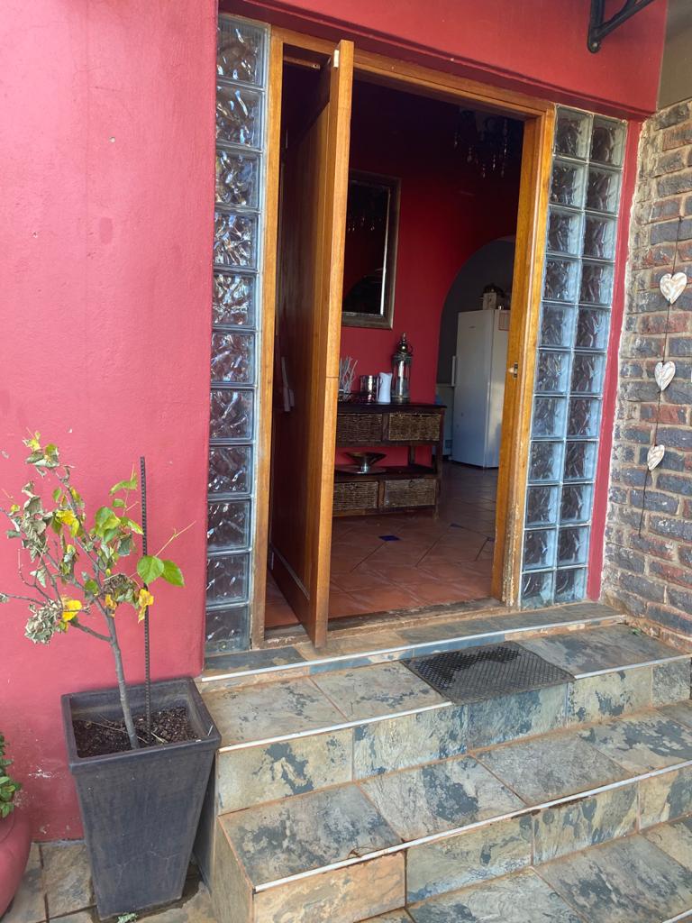 8 Bedroom Property for Sale in Huttenheights KwaZulu-Natal