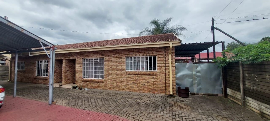 3 Bedroom Property for Sale in Lennoxton KwaZulu-Natal