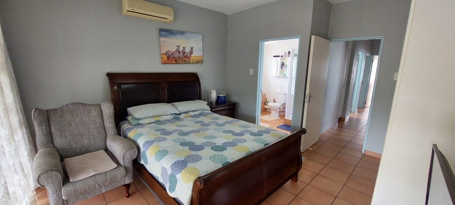 3 Bedroom Property for Sale in Uvongo KwaZulu-Natal