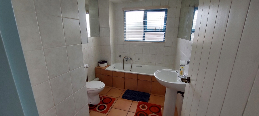 3 Bedroom Property for Sale in Uvongo KwaZulu-Natal
