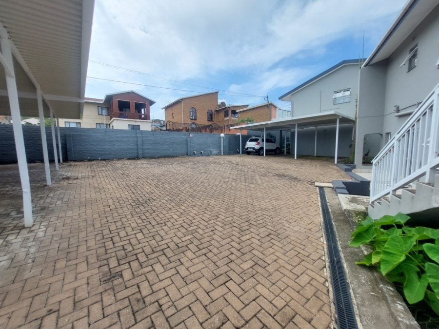 2 Bedroom Property for Sale in Uvongo KwaZulu-Natal