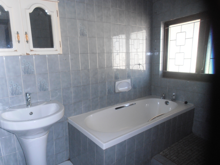 To Let 3 Bedroom Property for Rent in Bluff KwaZulu-Natal