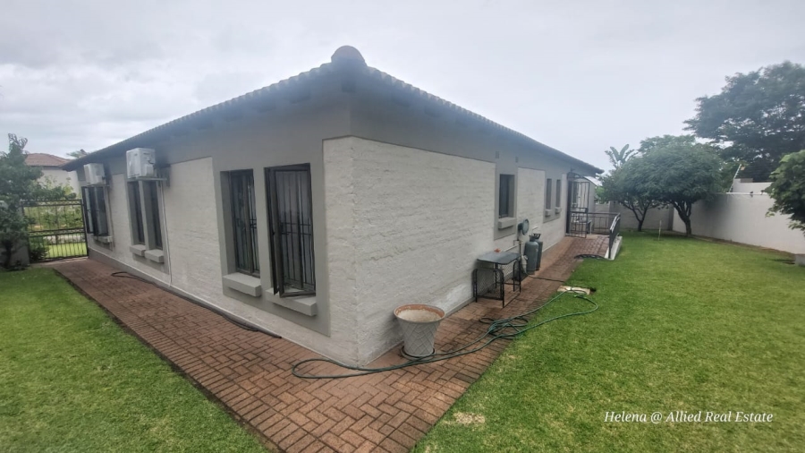 3 Bedroom Property for Sale in Schuinshoogte KwaZulu-Natal