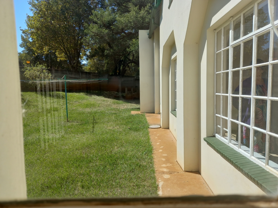 6 Bedroom Property for Sale in Schuinshoogte KwaZulu-Natal