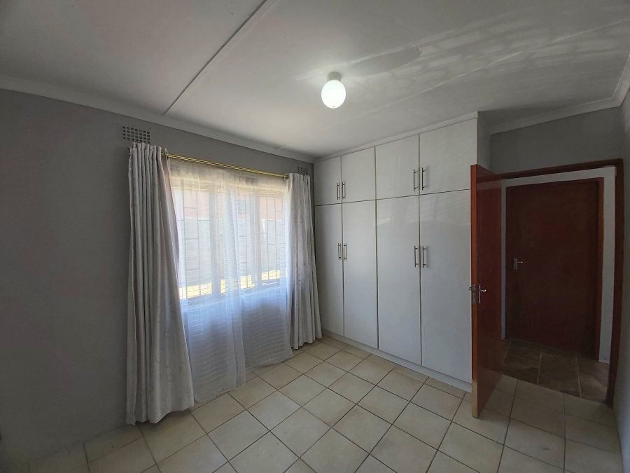 To Let 2 Bedroom Property for Rent in Stanger Manor KwaZulu-Natal