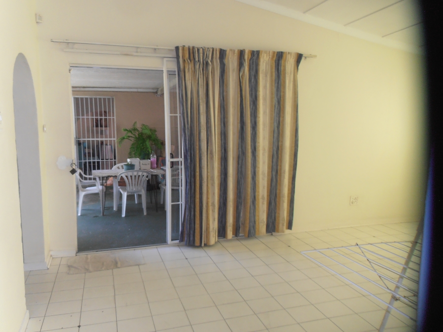 To Let 1 Bedroom Property for Rent in Bluff KwaZulu-Natal