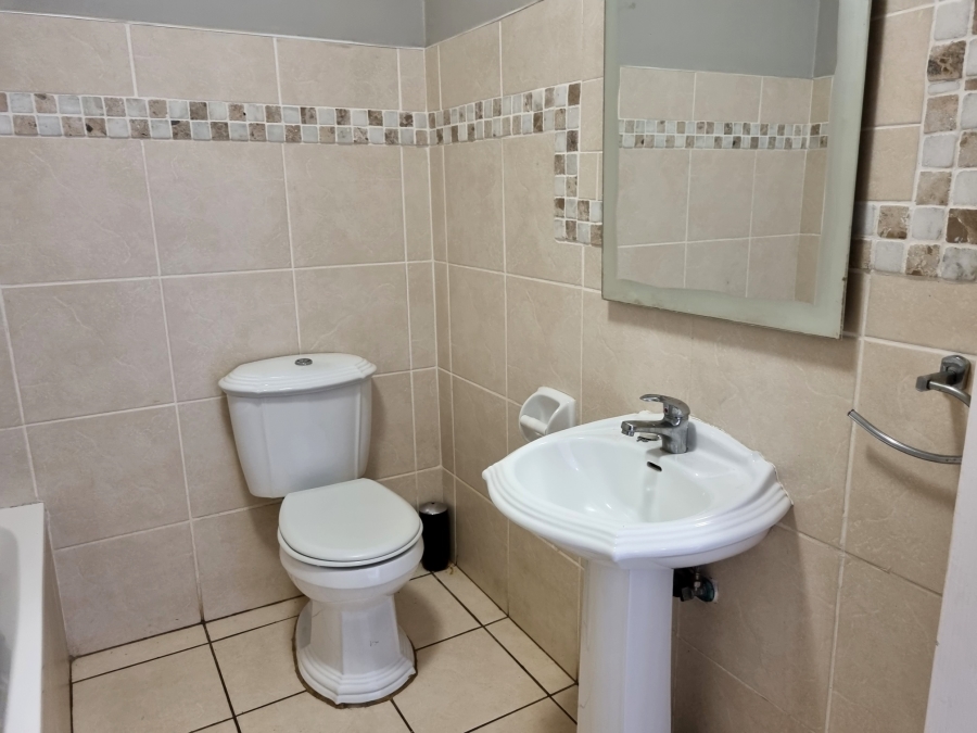 To Let 2 Bedroom Property for Rent in New Town Centre KwaZulu-Natal