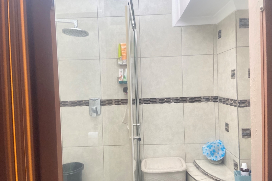 2 Bedroom Property for Sale in Montclair KwaZulu-Natal