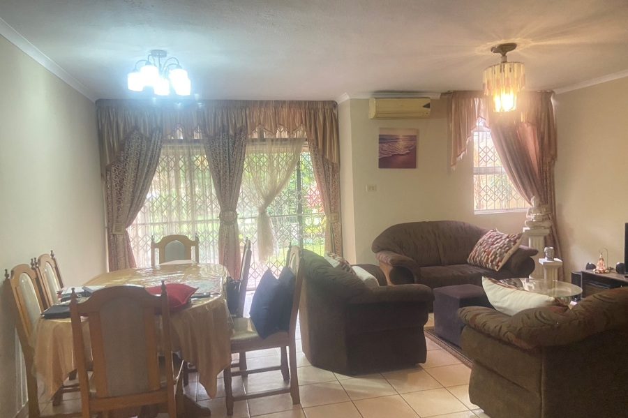 2 Bedroom Property for Sale in Montclair KwaZulu-Natal