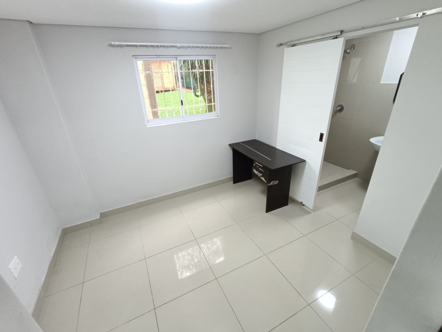 To Let 1 Bedroom Property for Rent in Dawncliffe KwaZulu-Natal