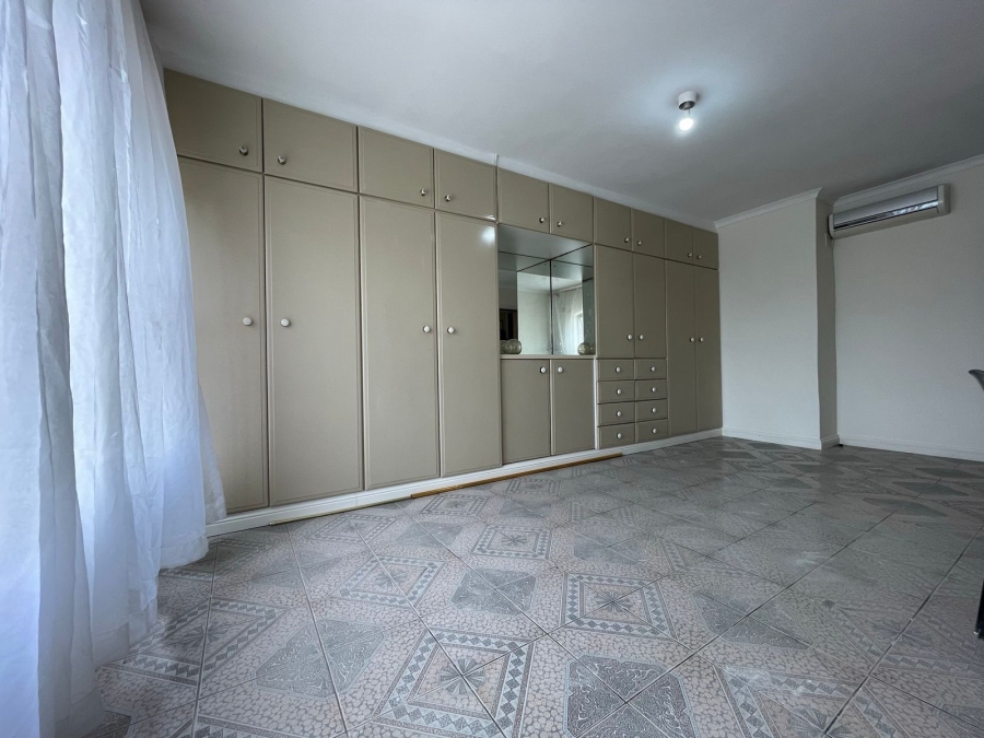 To Let 4 Bedroom Property for Rent in Northcroft KwaZulu-Natal