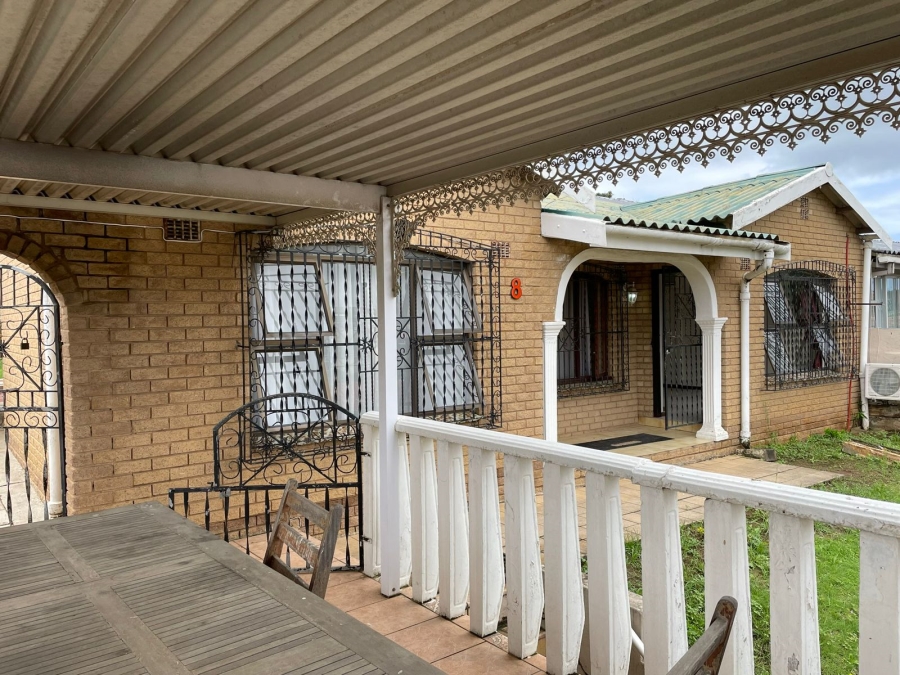 To Let 4 Bedroom Property for Rent in Northcroft KwaZulu-Natal