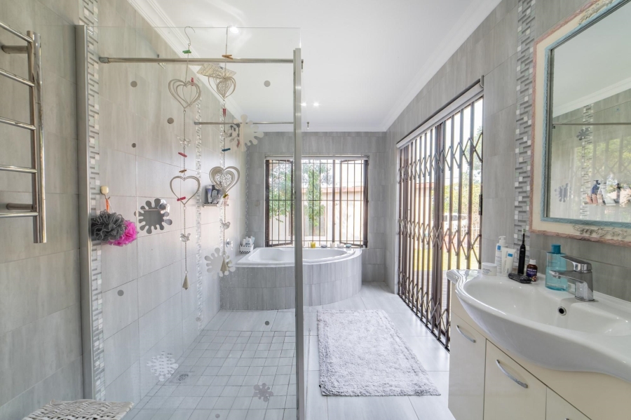 5 Bedroom Property for Sale in Ballito Central KwaZulu-Natal