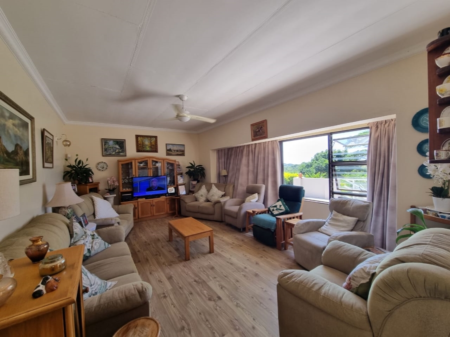 6 Bedroom Property for Sale in Uvongo KwaZulu-Natal