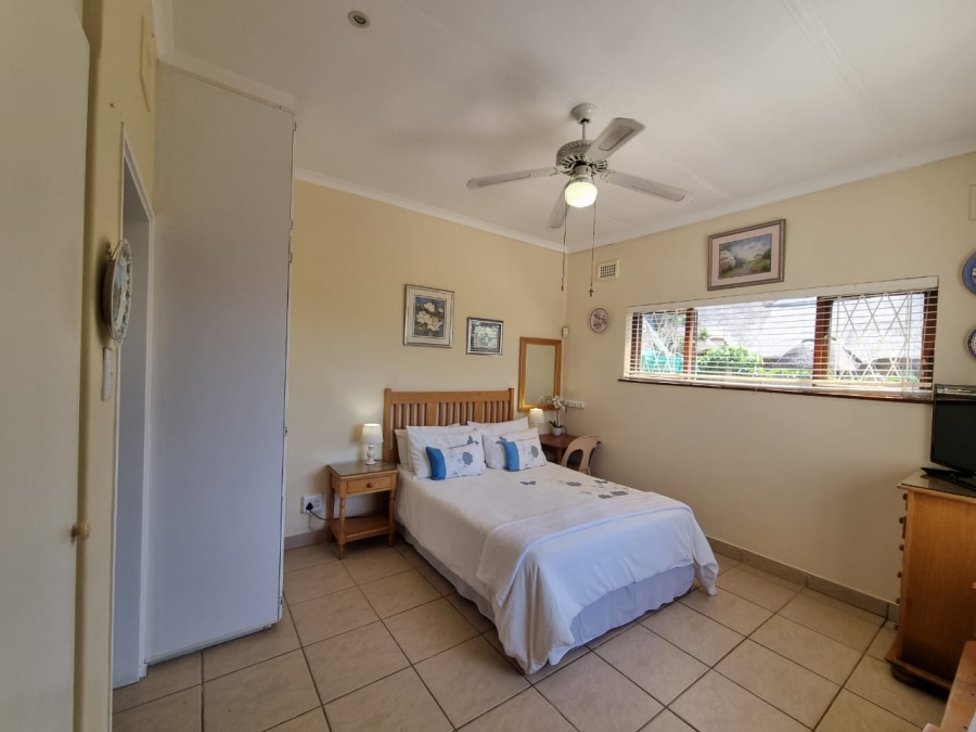 6 Bedroom Property for Sale in Uvongo KwaZulu-Natal