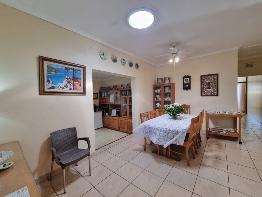 6 Bedroom Property for Sale in Uvongo KwaZulu-Natal