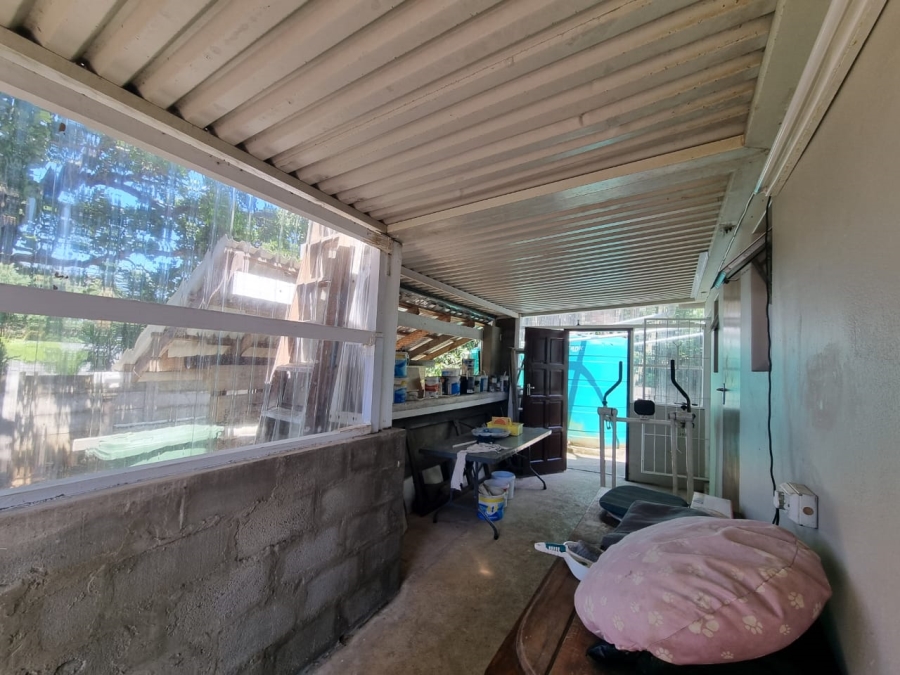 6 Bedroom Property for Sale in Uvongo KwaZulu-Natal
