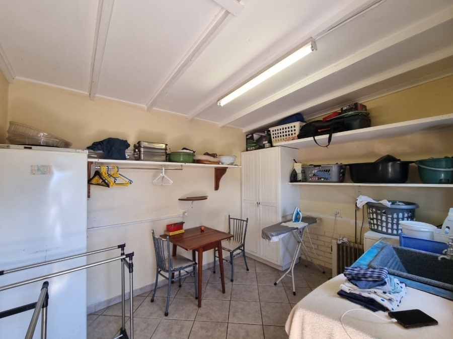 6 Bedroom Property for Sale in Uvongo KwaZulu-Natal