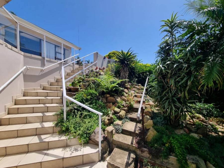 6 Bedroom Property for Sale in Uvongo KwaZulu-Natal
