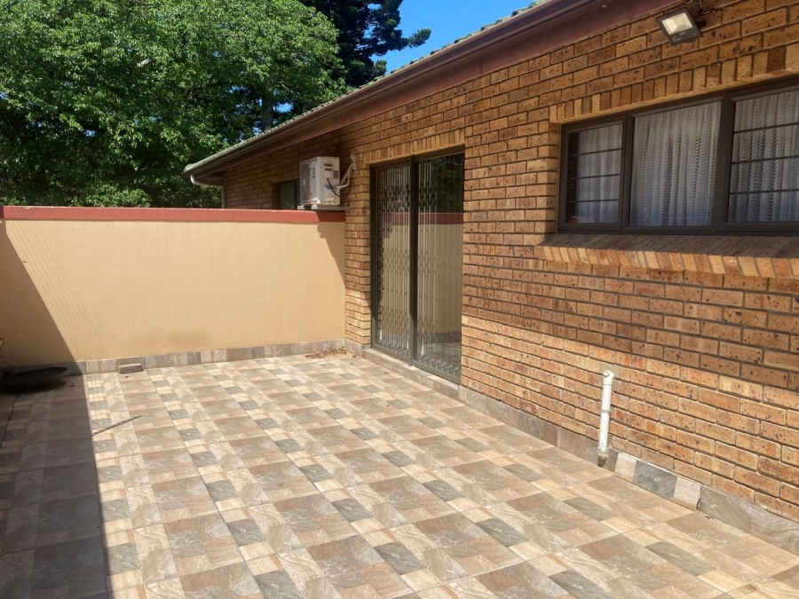 To Let 3 Bedroom Property for Rent in Somerset Park KwaZulu-Natal