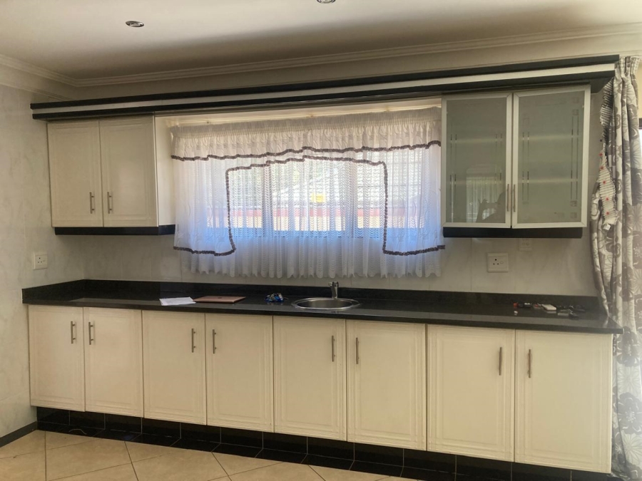 To Let 3 Bedroom Property for Rent in Somerset Park KwaZulu-Natal