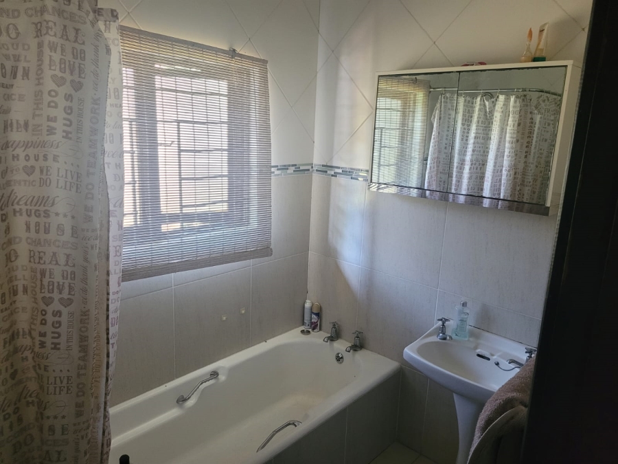 2 Bedroom Property for Sale in Margate KwaZulu-Natal