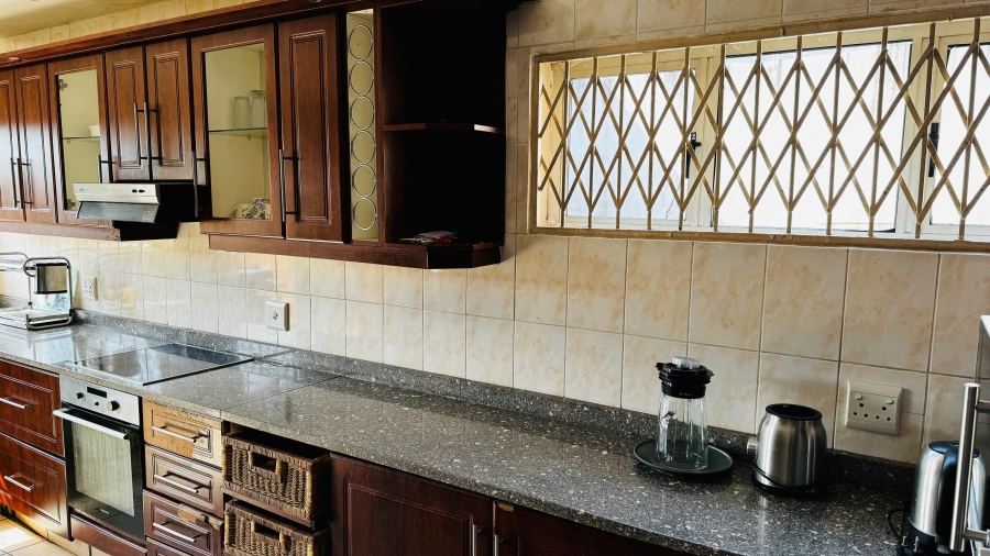 To Let 4 Bedroom Property for Rent in Bluff KwaZulu-Natal