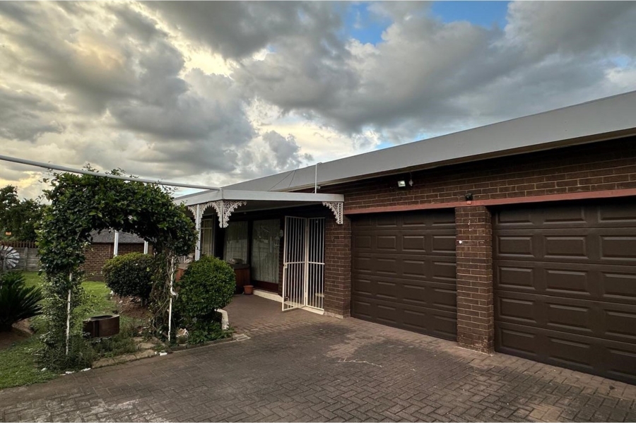 4 Bedroom Property for Sale in Pioneer Park KwaZulu-Natal