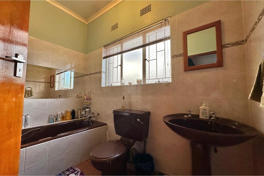 4 Bedroom Property for Sale in Pioneer Park KwaZulu-Natal