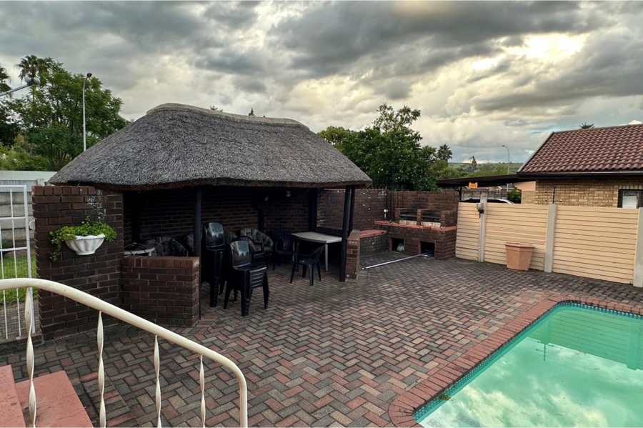 4 Bedroom Property for Sale in Pioneer Park KwaZulu-Natal