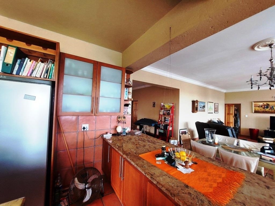 5 Bedroom Property for Sale in Margate KwaZulu-Natal