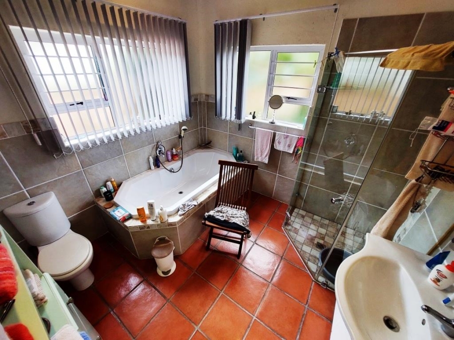 5 Bedroom Property for Sale in Margate KwaZulu-Natal