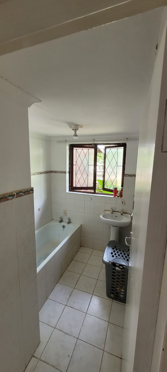 To Let 4 Bedroom Property for Rent in Hayfields KwaZulu-Natal