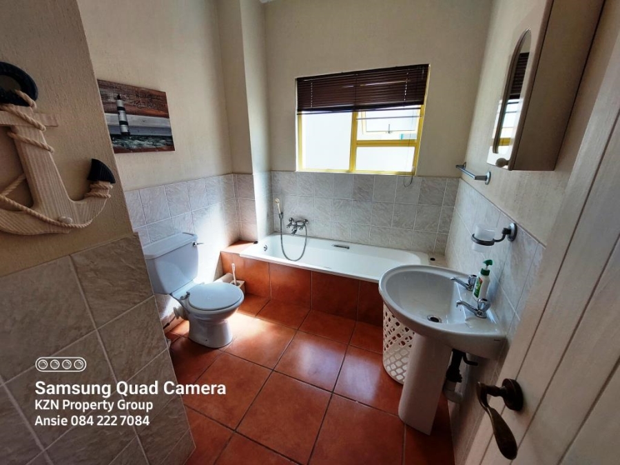2 Bedroom Property for Sale in Uvongo KwaZulu-Natal