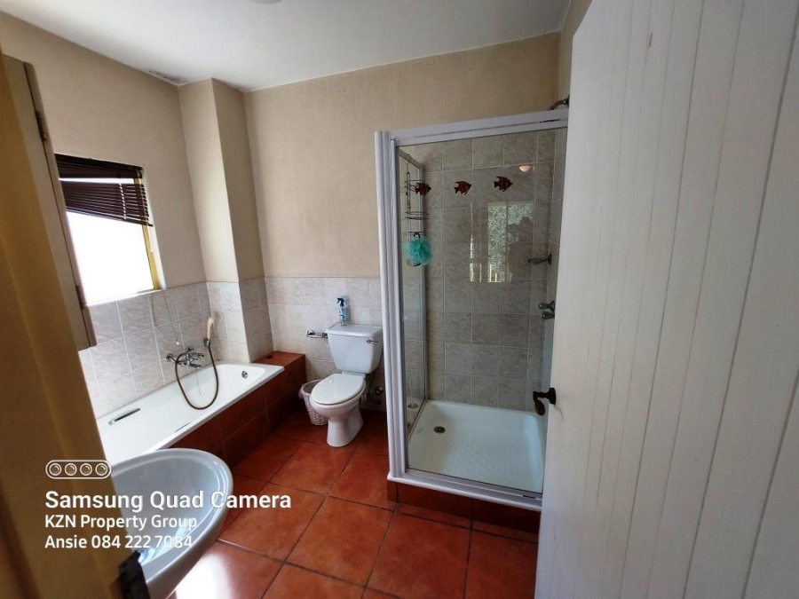 2 Bedroom Property for Sale in Uvongo KwaZulu-Natal