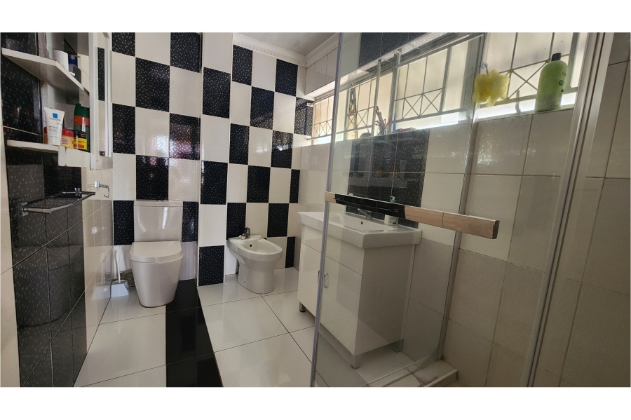 5 Bedroom Property for Sale in Isipingo Hills KwaZulu-Natal
