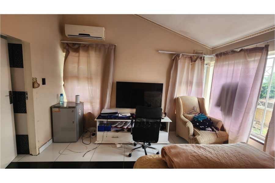 5 Bedroom Property for Sale in Isipingo Hills KwaZulu-Natal