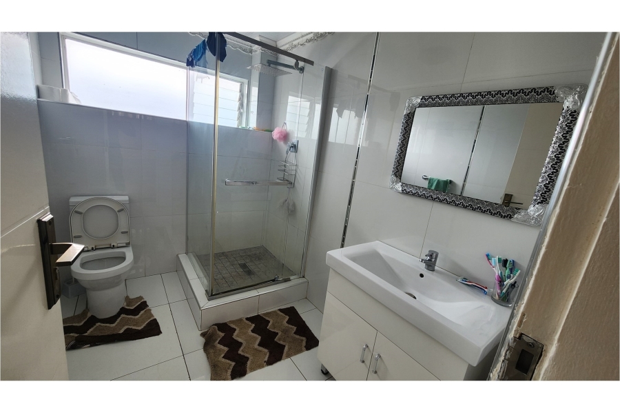 5 Bedroom Property for Sale in Isipingo Hills KwaZulu-Natal