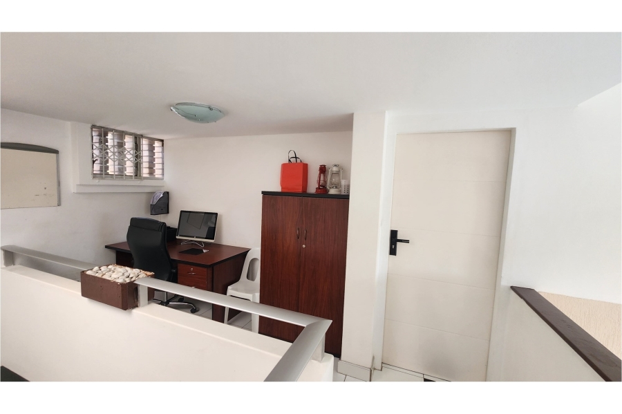 5 Bedroom Property for Sale in Isipingo Hills KwaZulu-Natal