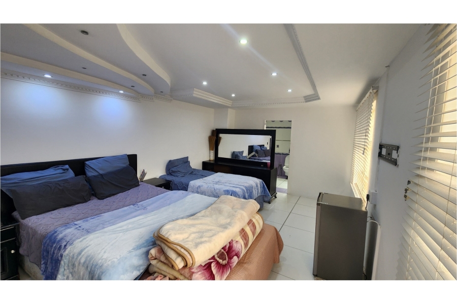 5 Bedroom Property for Sale in Isipingo Hills KwaZulu-Natal